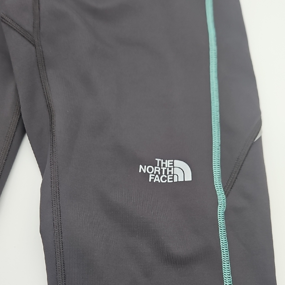 The North Face Gray Capri Leggings with Teal Contrast Piping - Picture 4 of 10
